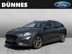 Silber Gebraucht 2016 Ford Focus Cool & Connect Kleinwagen | 17.995 €