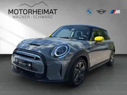 Moonwalk grey (metallic) Gebraucht 2022 Mini Cooper Kleinwagen | 15.850 € (Superpreis)