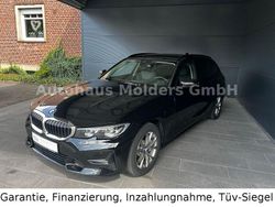 Schwarz Gebraucht 2022 BMW 330e Sport Line Kombi | 30.950 € (Fairer Preis)