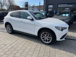 Bianco alfa Gebraucht 2017 Alfa Romeo Stelvio SUV | 28.949 € (Teuer)