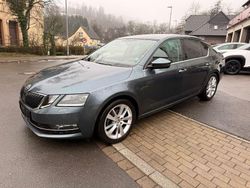 Grau Gebraucht 2018 Skoda Octavia Style Limousine | 15.999 € (Etwas zu teuer)