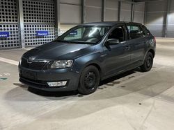 Grau Gebraucht 2016 Skoda Rapid Ambition Limousine | 5.999 € (Fairer Preis)