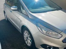 Silber Gebraucht 2016 Ford S-MAX S Van / Kleinbus | 8.500 €