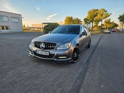 Grau Gebraucht 2011 Mercedes C220 Avantgarde Limousine | 9.850 € (Teuer)