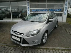 Micastonesilber metallic Gebraucht 2011 Ford Focus Titanium Limousine | 9.890 € (Teuer)