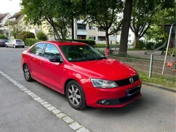 Rot Gebraucht 2011 VW Jetta Highline Limousine | 5.250 € (Fairer Preis)