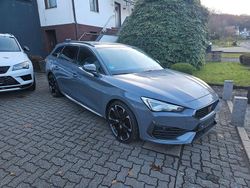 Grau Gebraucht 2022 Cupra Leon VZ Limousine | 23.690 € (Fairer Preis)