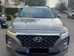 Grau Gebraucht 2020 Hyundai Santa Fe SUV | 33.000 € (Fairer Preis)