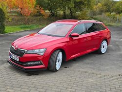 Rot Gebraucht 2020 Skoda Superb Kombi | 26.500 € (Etwas zu teuer)