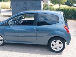 Blau Gebraucht 2011 Renault Twingo Kleinwagen | 3.899 € (Etwas zu teuer)