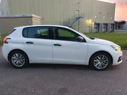 Weiß Gebraucht 2020 Peugeot 308 Access Limousine | 6.990 € (Guter Preis)