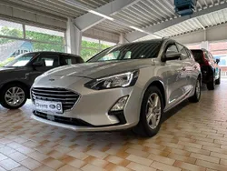 Polarsilber metallic Gebraucht 2022 Ford Focus Cool & Connect Limousine | 19.890 € (Fairer Preis)
