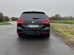 Schwarz Gebraucht 2016 VW Passat Trendline Kombi | 13.450 € (Fairer Preis)