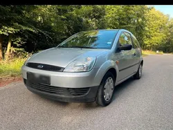 Grau Gebraucht 2005 Ford Fiesta Kleinwagen | 1.300 € (Fairer Preis)