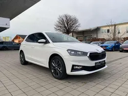 Candy weiß Gebraucht 2022 Skoda Fabia Dynamic Limousine | 17.990 € (Fairer Preis)