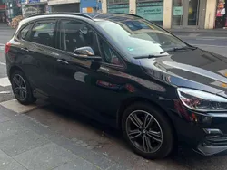 Schwarz Gebraucht 2020 BMW 218 Active Tourer Van / Kleinbus | 15.500 € (Guter Preis)
