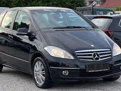 Schwarz Gebraucht 2009 Mercedes A180 Van / Kleinbus | 3.990 € (Fairer Preis)