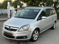 Silber Gebraucht 2007 Opel Zafira Van / Kleinbus | 5.200 € (Fairer Preis)