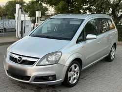 Silber Gebraucht 2007 Opel Zafira Van / Kleinbus | 5.500 € (Etwas zu teuer)