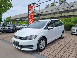 Weiß Gebraucht 2020 VW Touran Comfortline Van / Kleinbus | 11.450 € (Fairer Preis)