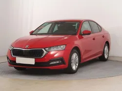 Rot Gebraucht 2023 Skoda Octavia Limousine | 24.740 € (Superpreis)