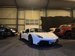 Weiß Gebraucht 2017 Ferrari 488 Cabrio | 210.000 €