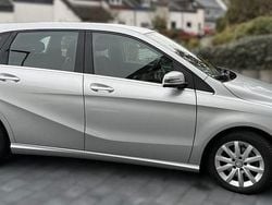 Silber Gebraucht 2016 Mercedes B180 Style Van / Kleinbus | 14.450 € (Guter Preis)