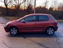 Orange Gebraucht 2002 Peugeot 307 Kleinwagen | 2.500 € (Etwas zu teuer)