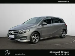 Grau Gebraucht 2016 Mercedes B200 Van / Kleinbus | 18.990 € (Teuer)