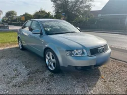 Blau Gebraucht 2001 Audi A4 Limousine | 2.700 € (Fairer Preis)