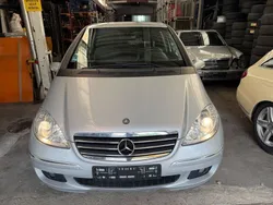 Grau Gebraucht 2008 Mercedes A180 Avantgarde Limousine | 1.850 € (Teuer)
