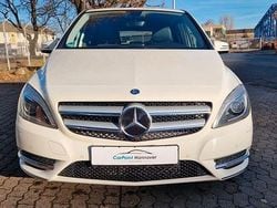 Weiß Gebraucht 2013 Mercedes 200 Sport Limousine | 7.900 € (Superpreis)