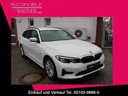 BMW 330e
