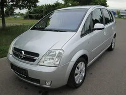 Silber Gebraucht 2004 Opel Meriva Basis Van / Kleinbus | 1.699 € (Fairer Preis)