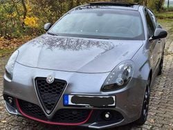 Grau Gebraucht 2020 Alfa Romeo Giulietta Sprint Limousine | 15.950 € (Fairer Preis)