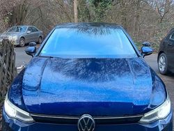 Blau Gebraucht 2020 VW Golf VIII Kleinwagen | 21.000 € (Fairer Preis)