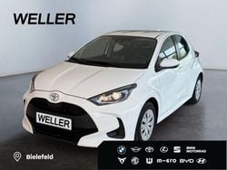 Weiss Gebraucht 2021 Toyota Yaris Comfort Kleinwagen | 14.780 € (Etwas zu teuer)