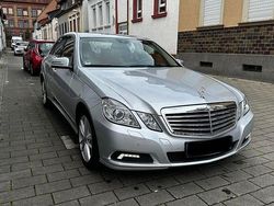 Silber Gebraucht 2009 Mercedes E220 Limousine | 14.900 € (Etwas zu teuer)