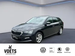 Schwarz Gebraucht 2021 Skoda Scala Ambition Kleinwagen | 16.888 € (Fairer Preis)