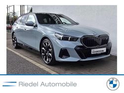 M brooklyn grau metallic Gebraucht 2025 BMW i5 M Sport Kombi | 66.680 €