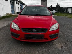 Rot Gebraucht 2005 Ford Focus Limousine | 1.499 € (Fairer Preis)