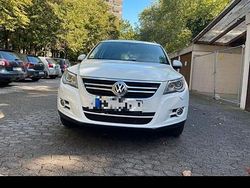 Weiß Gebraucht 2009 VW Tiguan SUV | 5.999 € (Etwas zu teuer)