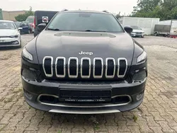 Brilliant black crystal pearl Gebraucht 2017 Jeep Cherokee Limited SUV | 9.700 €