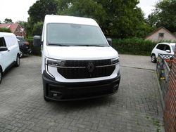 Weiß Neu 2025 Renault Master Van | 41.250 € (Etwas zu teuer)