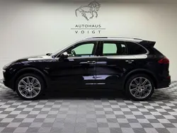 Schwarz Gebraucht 2015 Porsche Cayenne SUV | 42.000 € (Teuer)