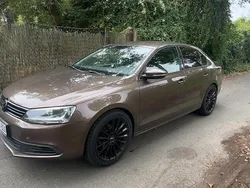 Braun Gebraucht 2011 VW Jetta Limousine | 6.499 € (Etwas zu teuer)