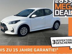 Weiß Gebraucht 2022 Toyota Yaris Comfort Limousine | 13.780 € (Fairer Preis)