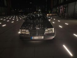 Violet Gebraucht 1992 Mercedes E300 Coupé | 12.500 €