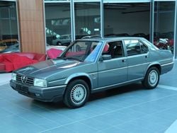 Grau Gebraucht 1986 Alfa Romeo 90 Limousine | 19.900 €