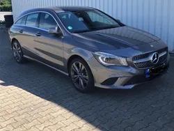 Grau Gebraucht 2016 Mercedes CLA200 Shooting Brake Kombi | 15.850 € (Guter Preis)